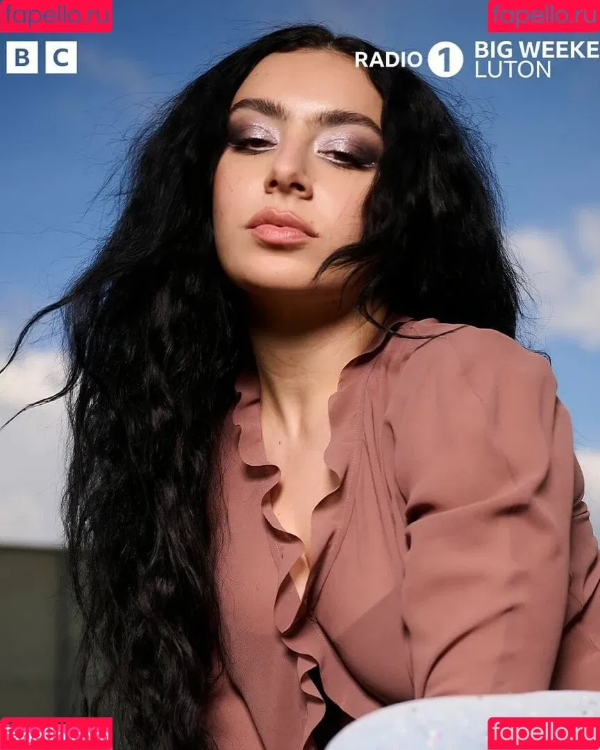 Charli XCX / charli_xcx / charlignarly Onlyfans Photo Gallery 
