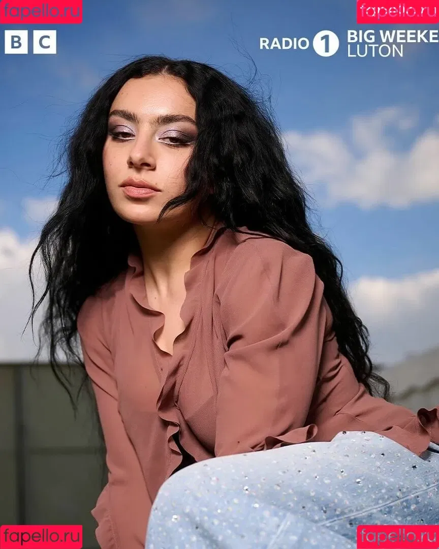 Charli XCX / charli_xcx / charlignarly Onlyfans Photo Gallery 