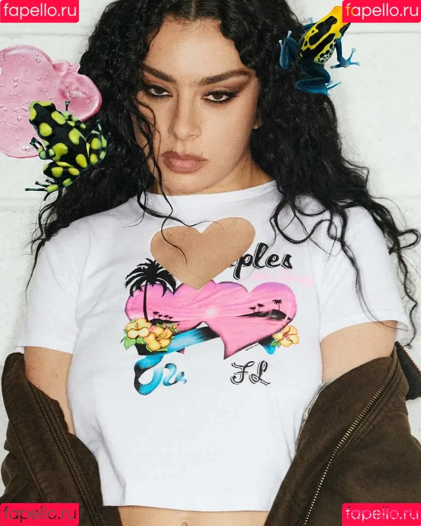 Charli XCX / charli_xcx / charlignarly Onlyfans Photo Gallery 