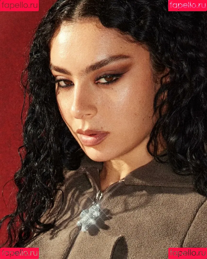 Charli XCX / charli_xcx / charlignarly Onlyfans Photo Gallery 