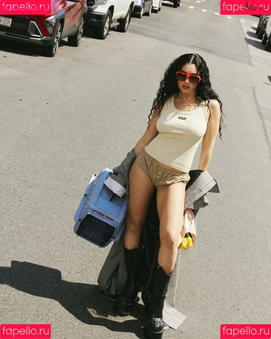 Charli XCX / charli_xcx / charlignarly Onlyfans Photo Gallery 