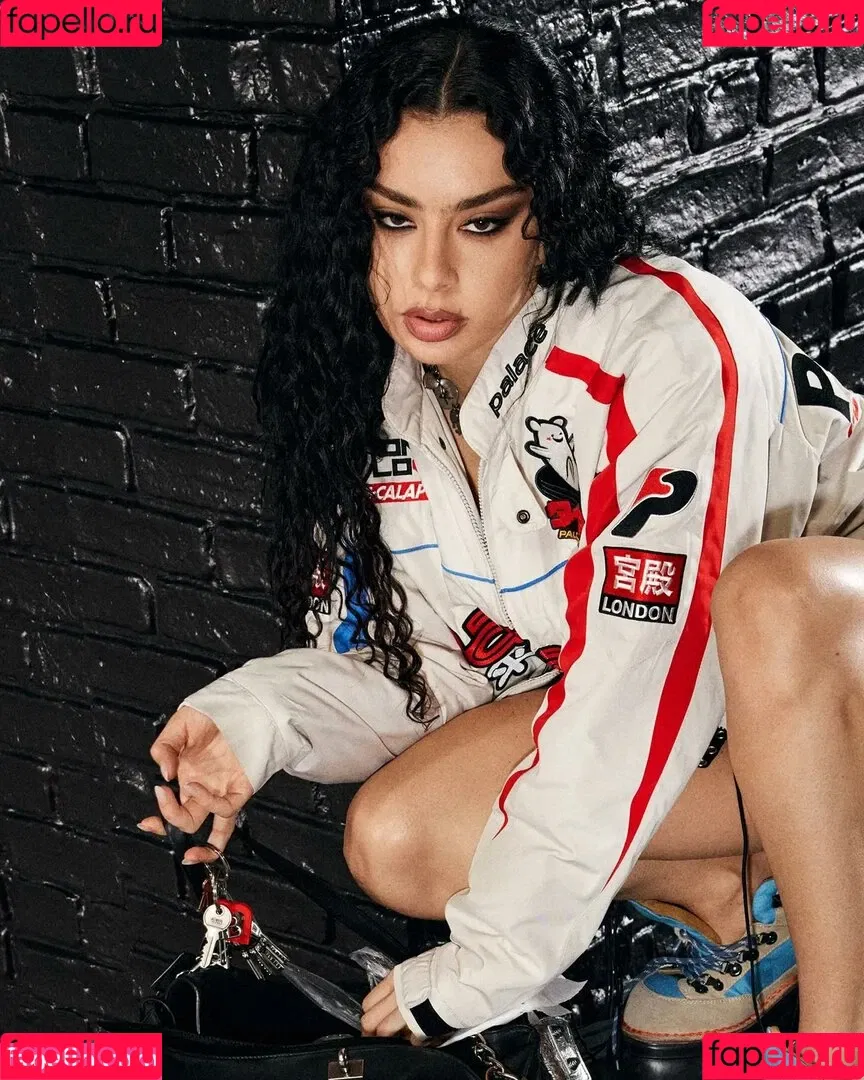 Charli XCX / charli_xcx / charlignarly Onlyfans Photo Gallery 