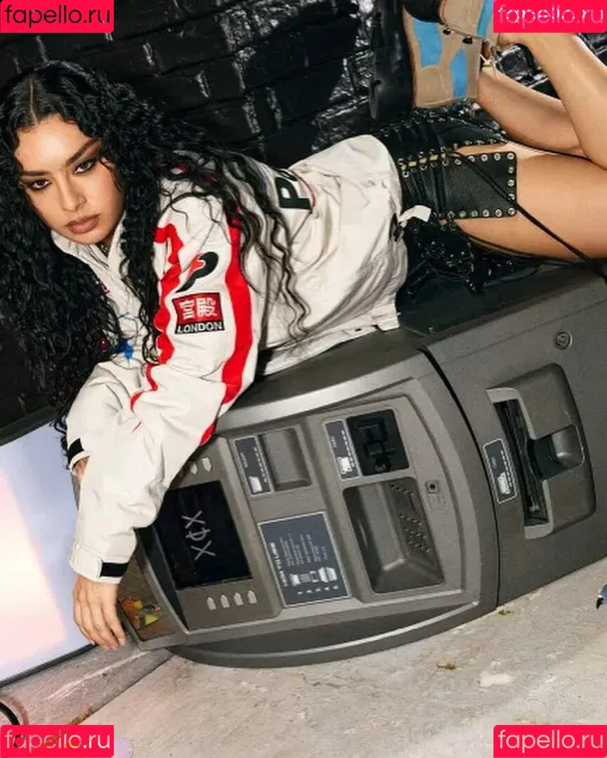 Charli XCX / charli_xcx / charlignarly Onlyfans Photo Gallery 