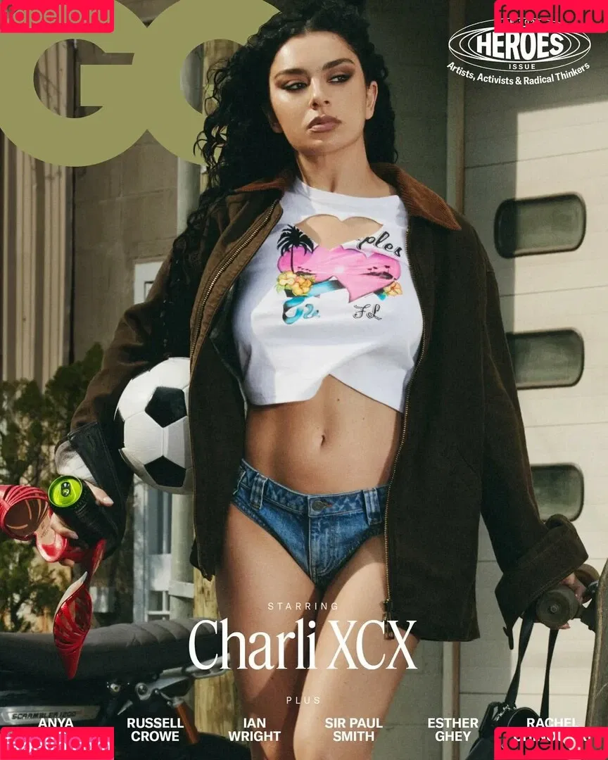 Charli XCX / charli_xcx / charlignarly Onlyfans Photo Gallery 