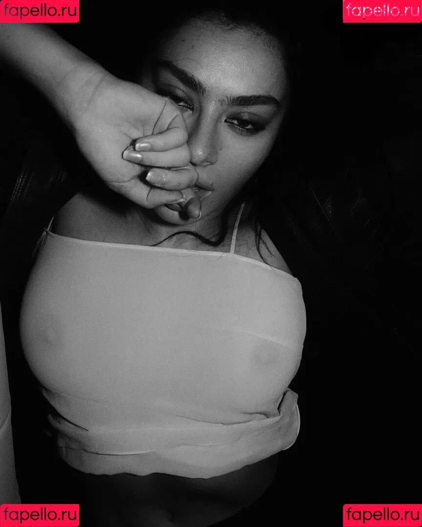 Charli XCX / charli_xcx / charlignarly Onlyfans Photo Gallery 