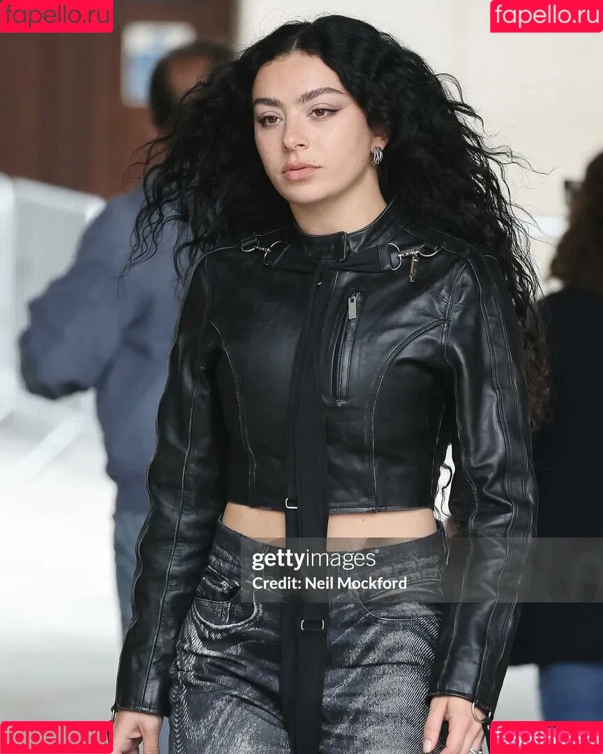Charli XCX / charli_xcx / charlignarly Onlyfans Photo Gallery 