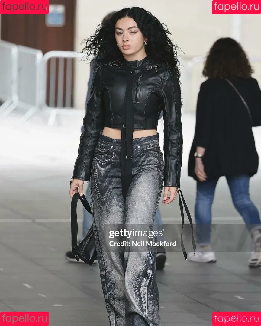 Charli XCX / charli_xcx / charlignarly Onlyfans Photo Gallery 