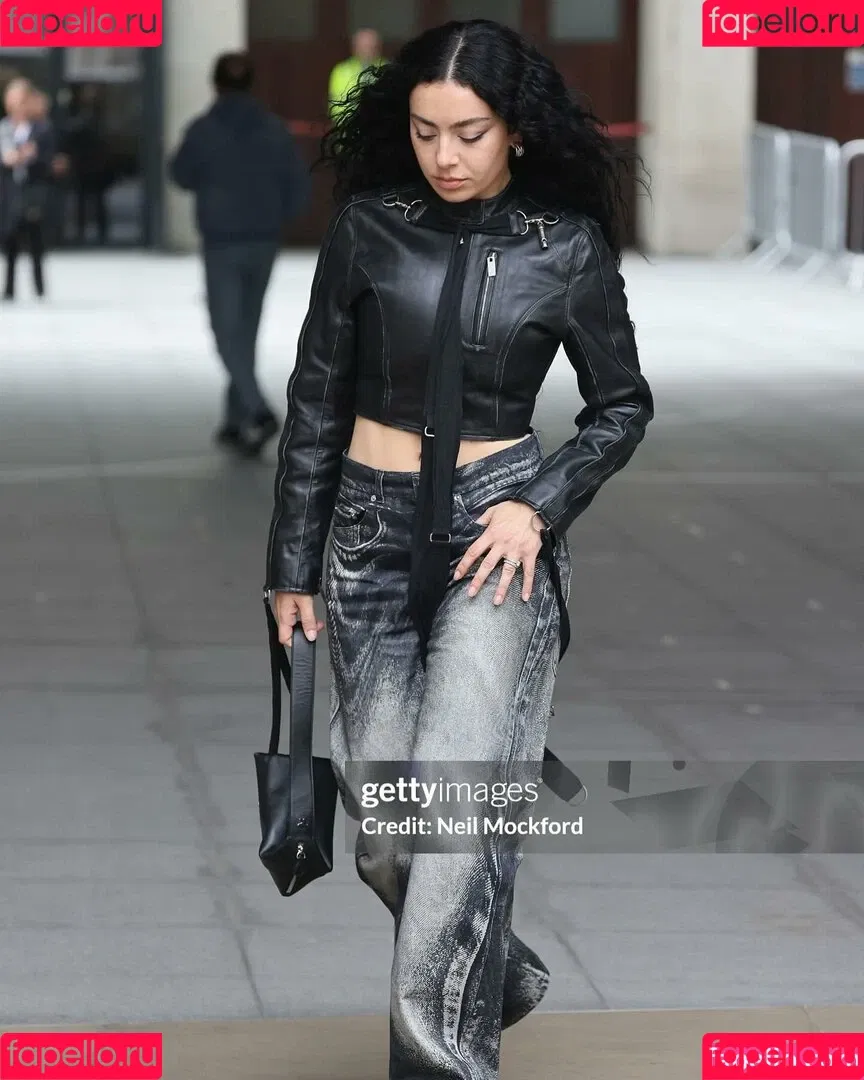 Charli XCX / charli_xcx / charlignarly Onlyfans Photo Gallery 