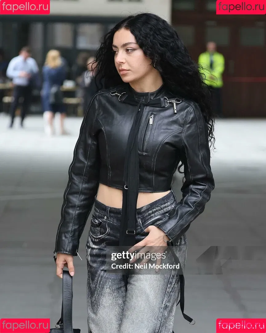 Charli XCX / charli_xcx / charlignarly Onlyfans Photo Gallery 