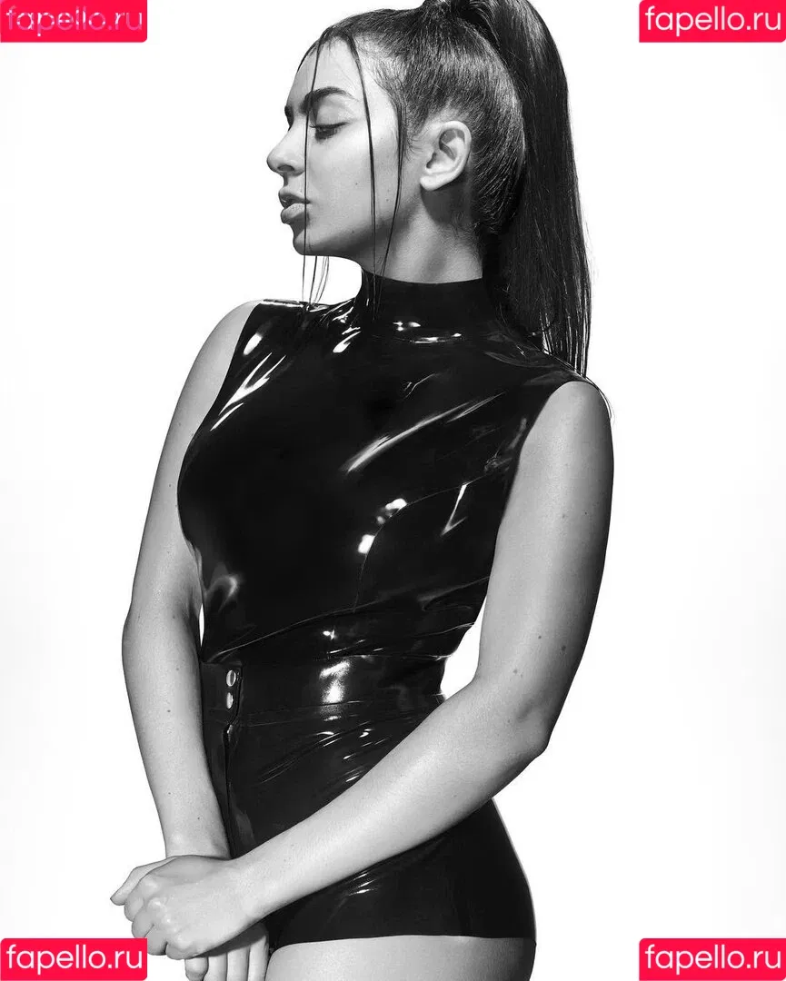 Charli XCX / charli_xcx / charlignarly Onlyfans Photo Gallery 