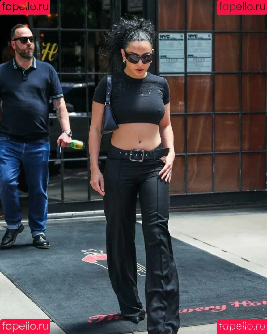 Charli XCX / charli_xcx / charlignarly Onlyfans Photo Gallery 