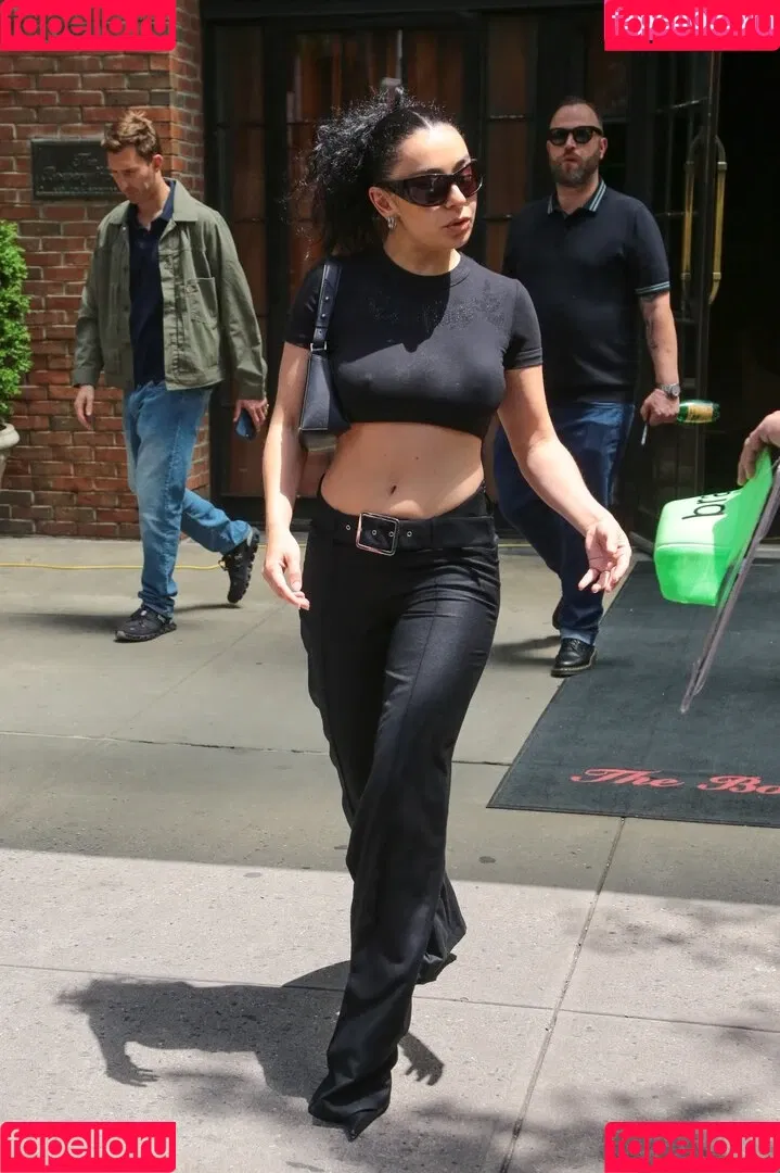 Charli XCX / charli_xcx / charlignarly Onlyfans Photo Gallery 