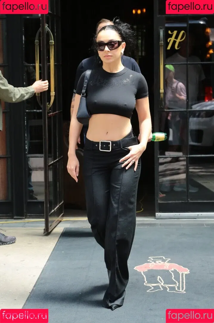Charli XCX / charli_xcx / charlignarly Onlyfans Photo Gallery 