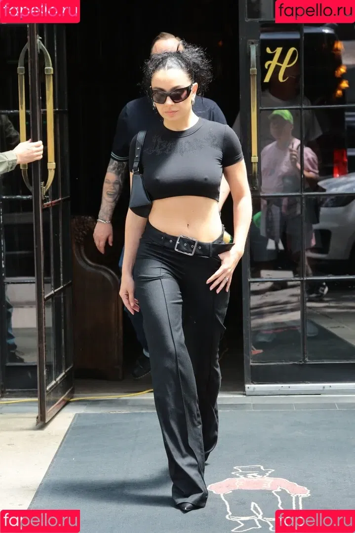 Charli XCX / charli_xcx / charlignarly Onlyfans Photo Gallery 