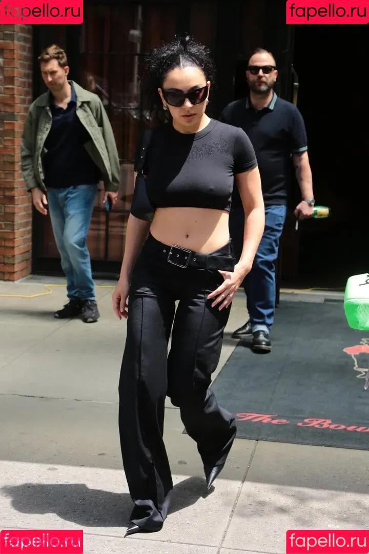 Charli XCX / charli_xcx / charlignarly Onlyfans Photo Gallery 