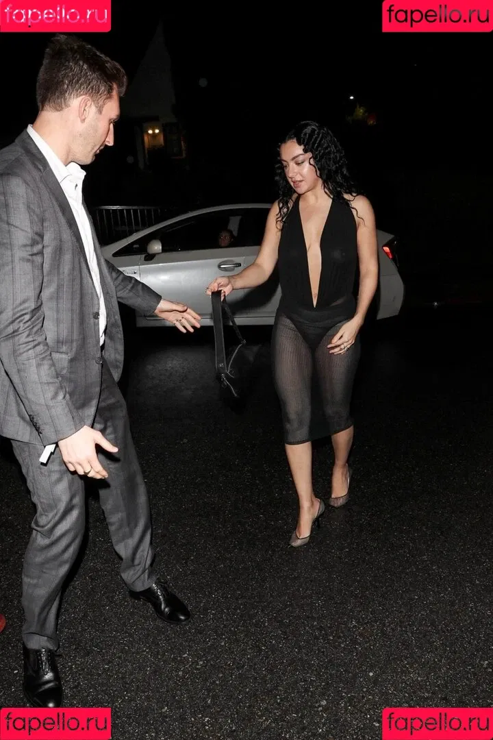 Charli XCX / charli_xcx / charlignarly Onlyfans Photo Gallery 