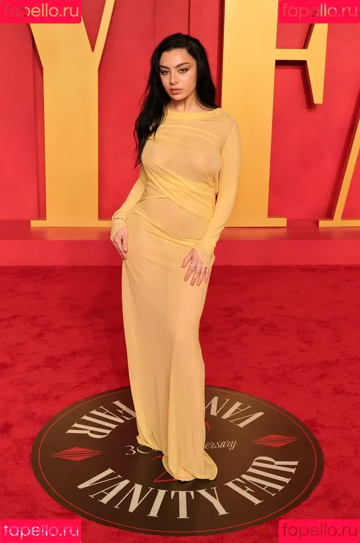 Charli XCX / charli_xcx / charlignarly Onlyfans Photo Gallery 