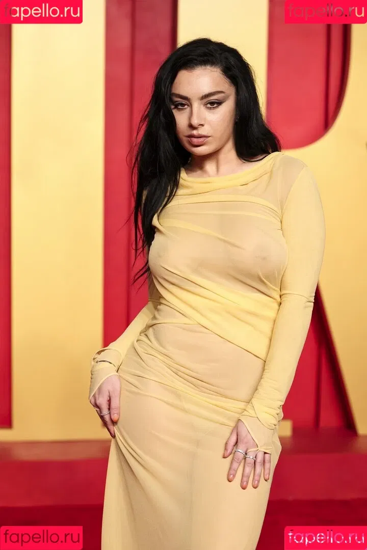 Charli XCX / charli_xcx / charlignarly Onlyfans Photo Gallery 