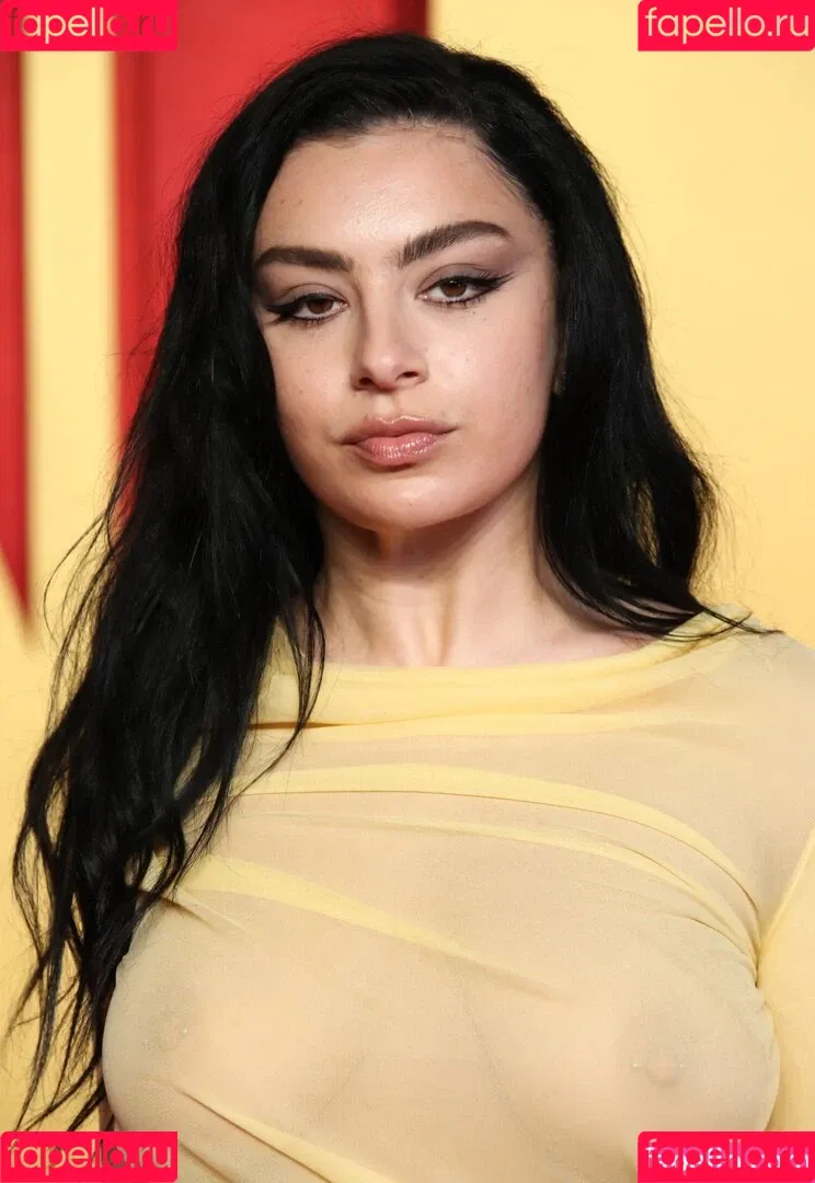 Charli XCX / charli_xcx / charlignarly Onlyfans Photo Gallery 