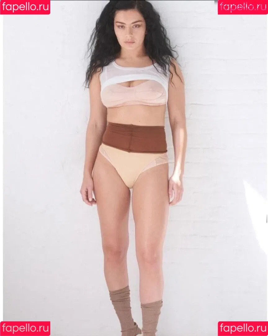 Charli XCX / charli_xcx / charlignarly Onlyfans Photo Gallery 