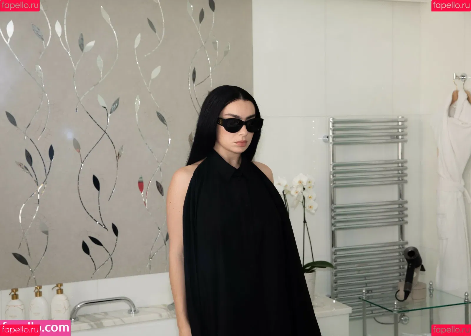 Charli XCX / charli_xcx / charlignarly Onlyfans Photo Gallery 