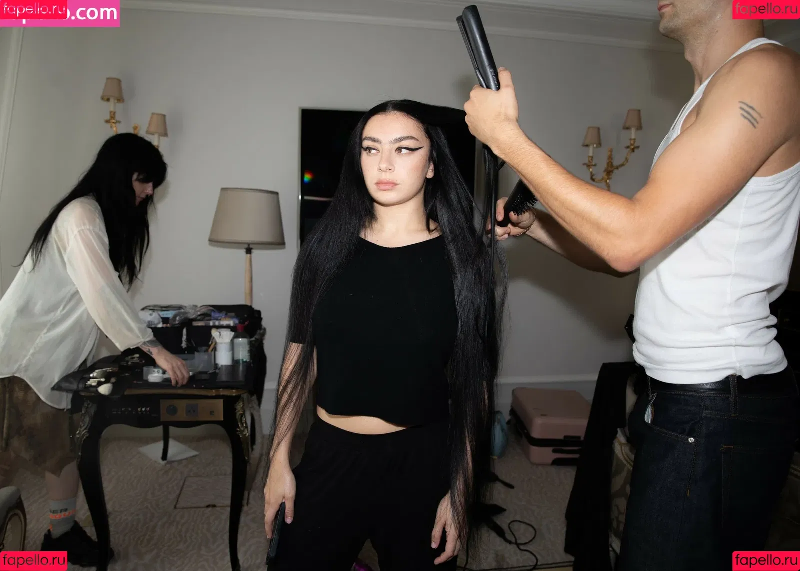 Charli XCX / charli_xcx / charlignarly Onlyfans Photo Gallery 