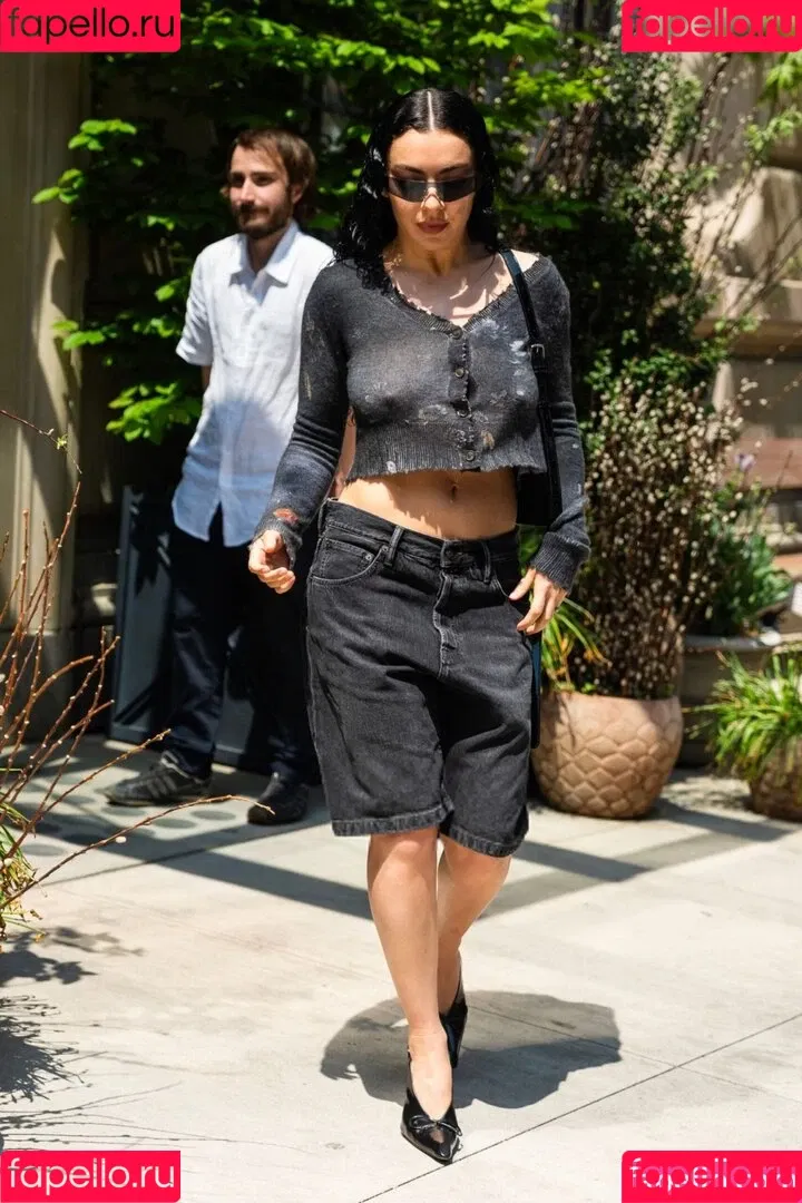 Charli XCX / charli_xcx / charlignarly Onlyfans Photo Gallery 