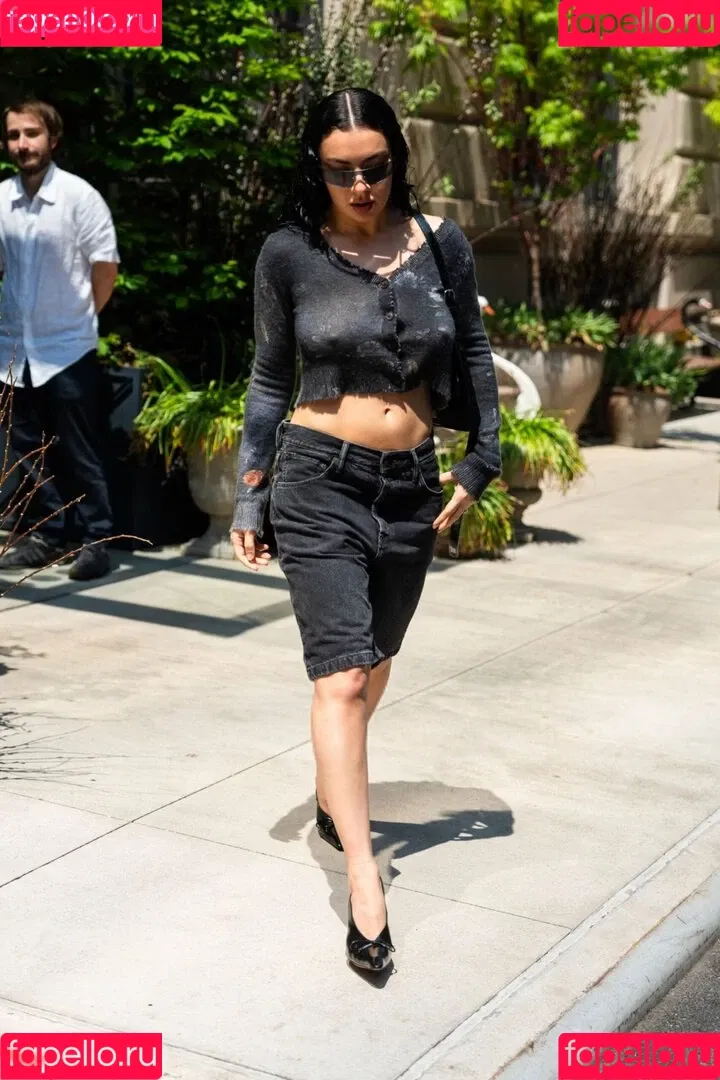 Charli XCX / charli_xcx / charlignarly Onlyfans Photo Gallery 