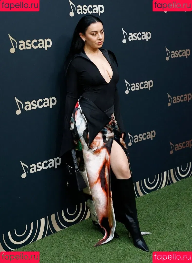 Charli XCX / charli_xcx / charlignarly Onlyfans Photo Gallery 