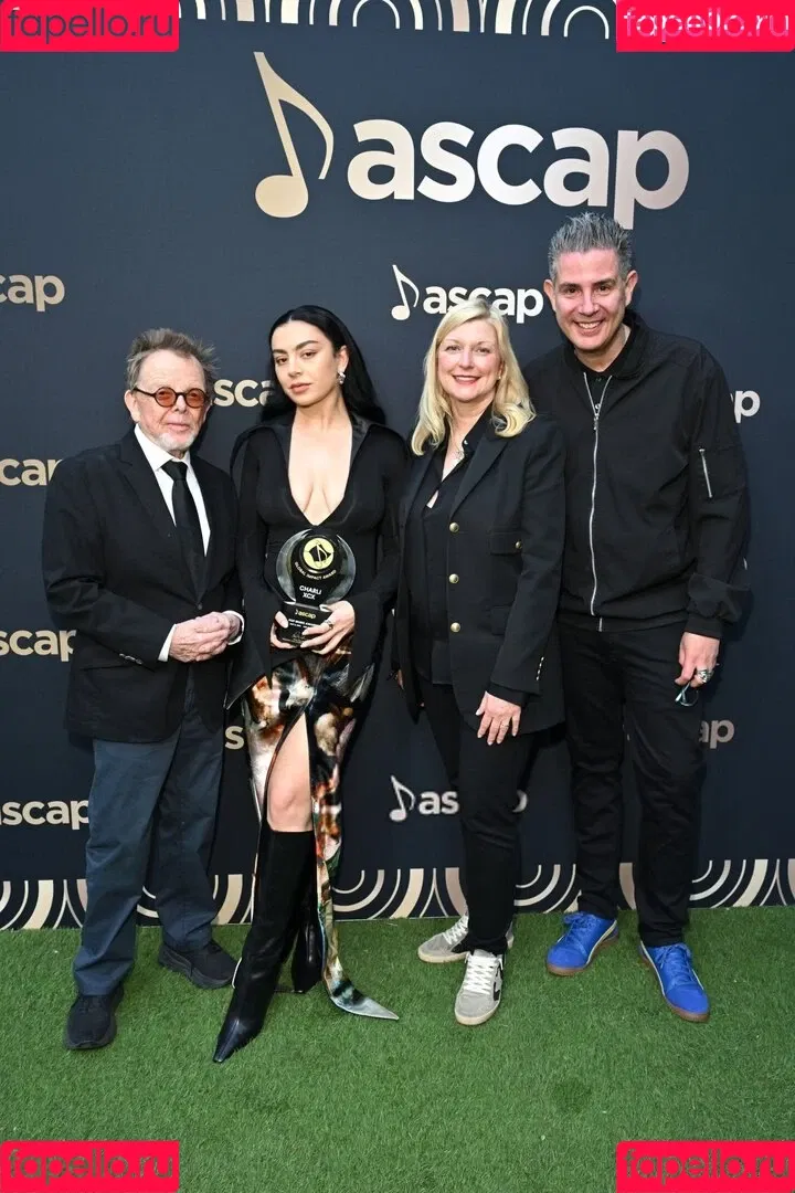 Charli XCX / charli_xcx / charlignarly Onlyfans Photo Gallery 
