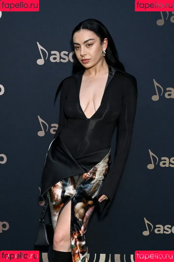 Charli XCX / charli_xcx / charlignarly Onlyfans Photo Gallery 