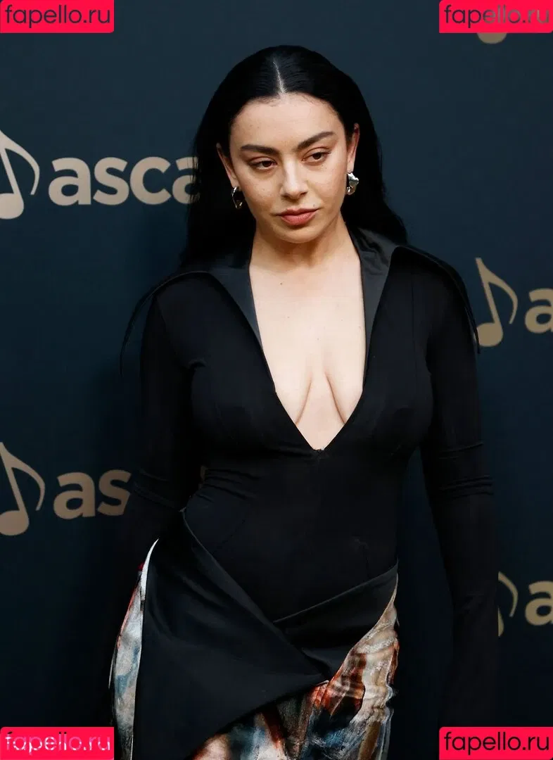 Charli XCX / charli_xcx / charlignarly Onlyfans Photo Gallery 