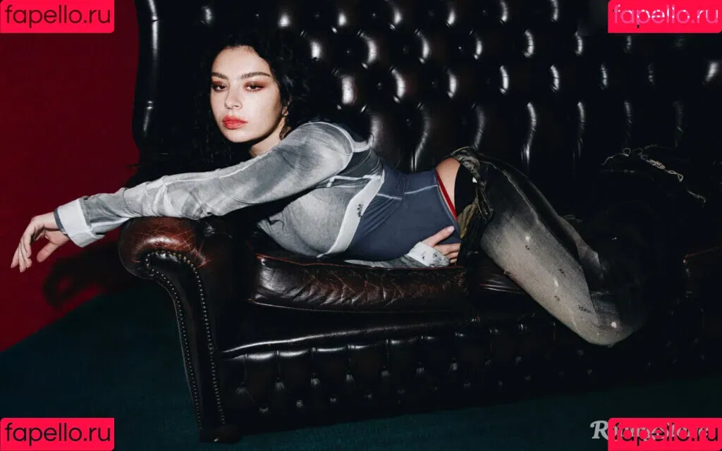 Charli XCX / charli_xcx / charlignarly Onlyfans Photo Gallery 