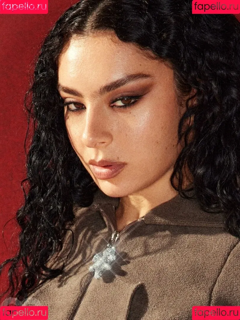 Charli XCX / charli_xcx / charlignarly Onlyfans Photo Gallery 