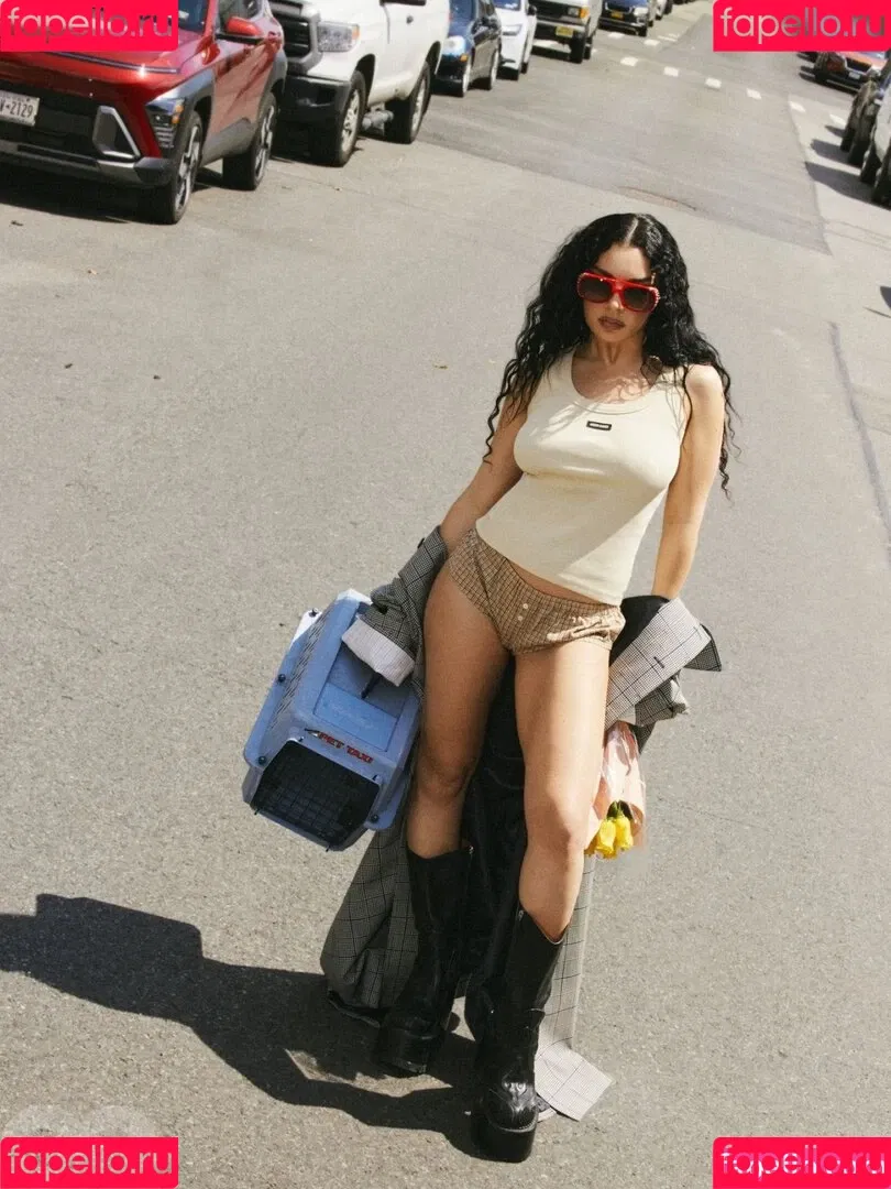 Charli XCX / charli_xcx / charlignarly Onlyfans Photo Gallery 