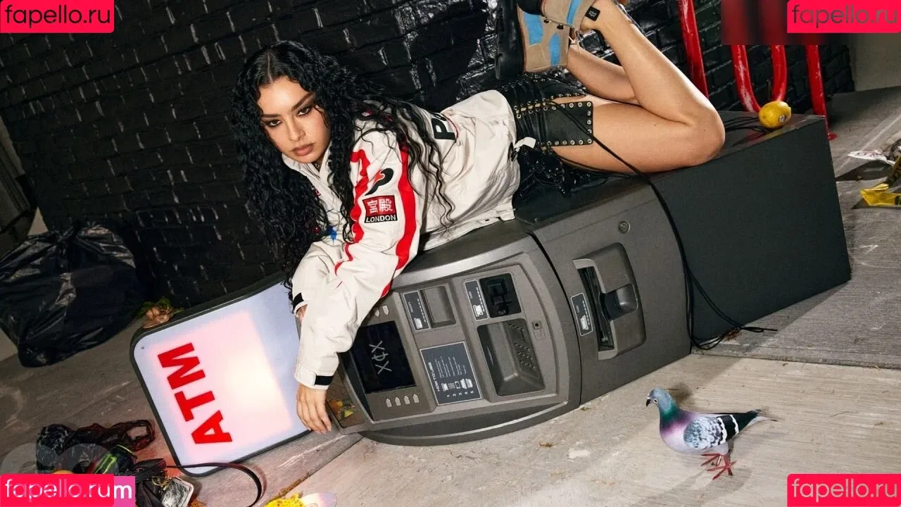 Charli XCX / charli_xcx / charlignarly Onlyfans Photo Gallery 