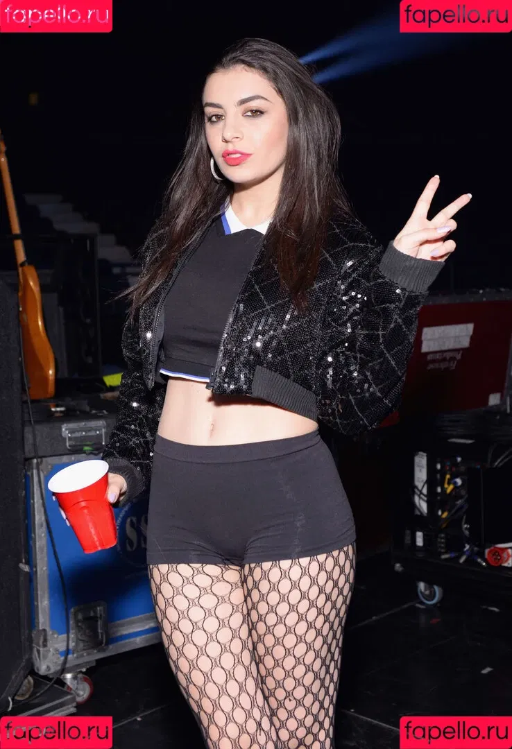 Charli XCX / charli_xcx / charlignarly Onlyfans Photo Gallery 