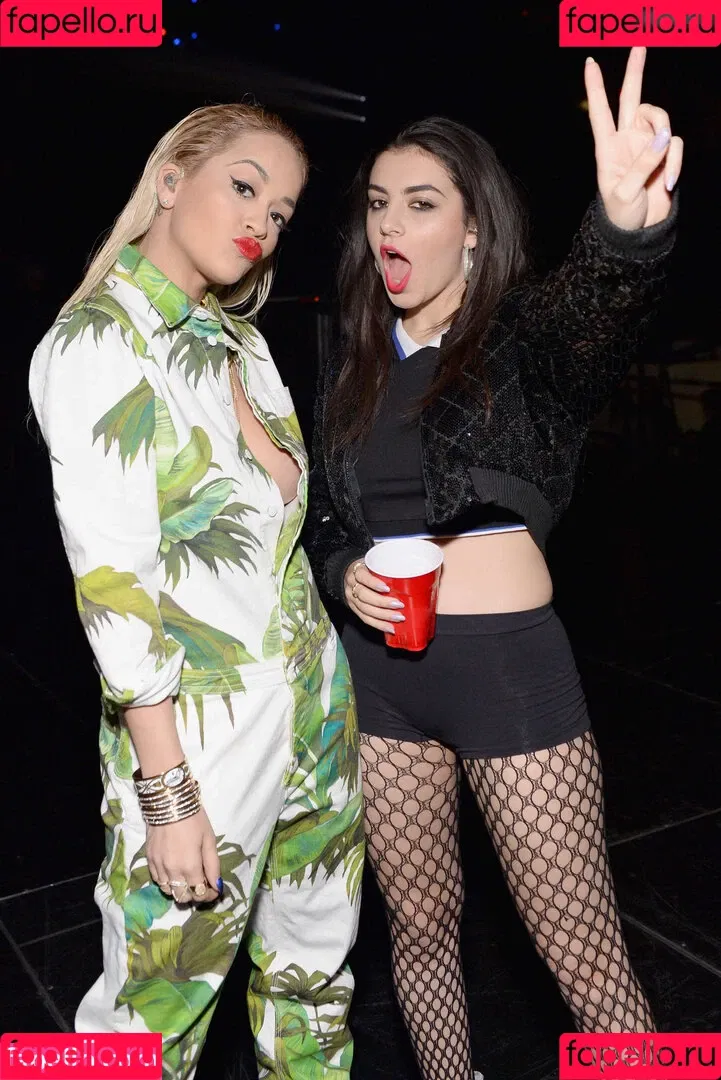 Charli XCX / charli_xcx / charlignarly Onlyfans Photo Gallery 