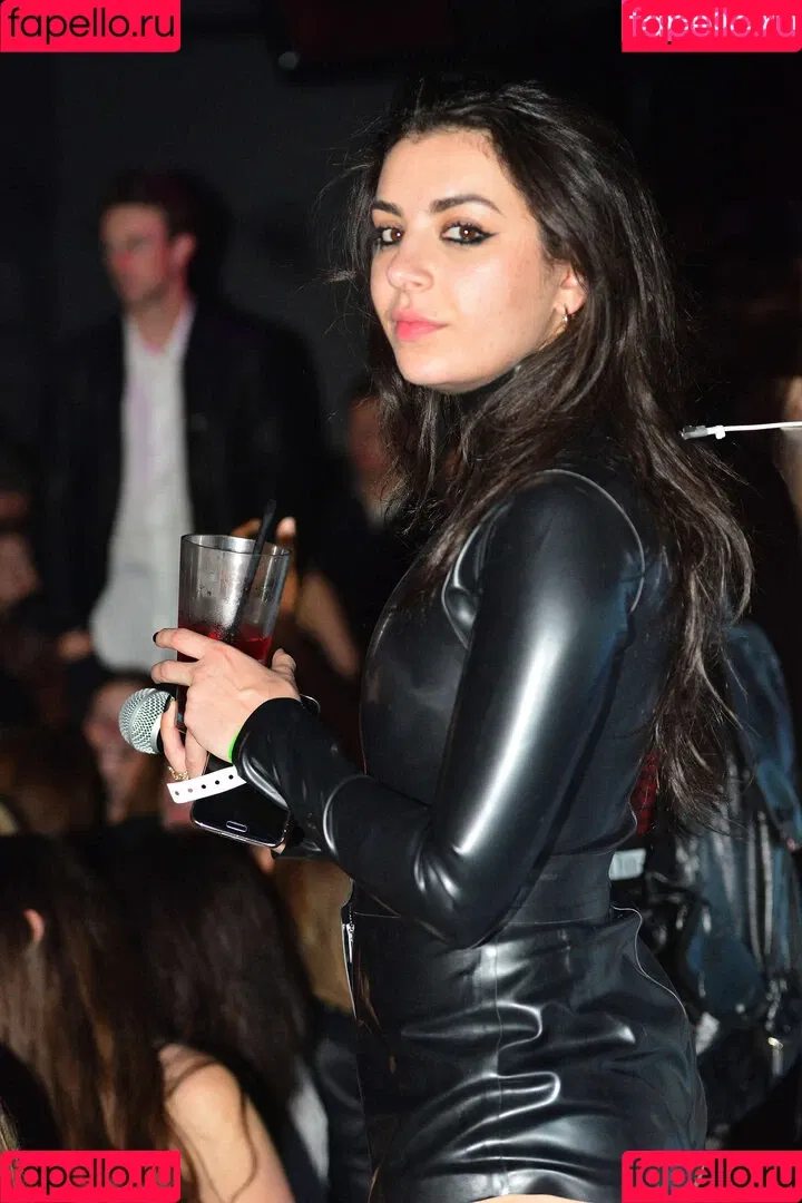 Charli XCX / charli_xcx / charlignarly Onlyfans Photo Gallery 