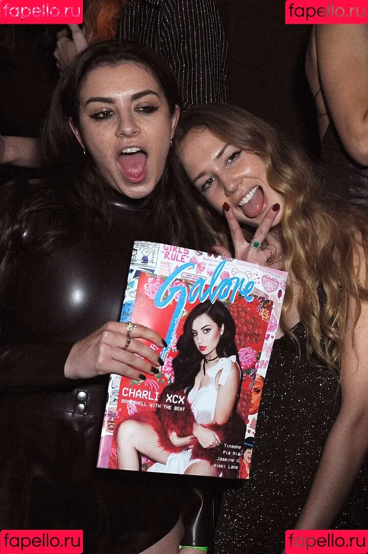 Charli XCX / charli_xcx / charlignarly Onlyfans Photo Gallery 