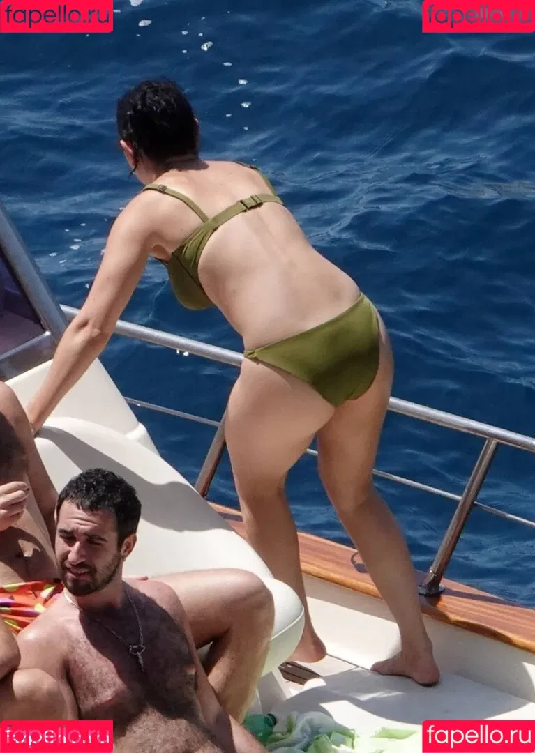 Charli XCX / charli_xcx / charlignarly Onlyfans Photo Gallery 