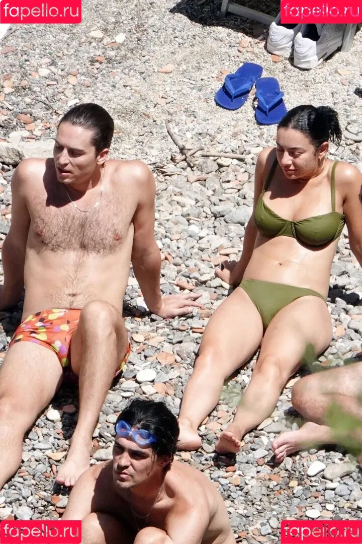Charli XCX / charli_xcx / charlignarly Onlyfans Photo Gallery 