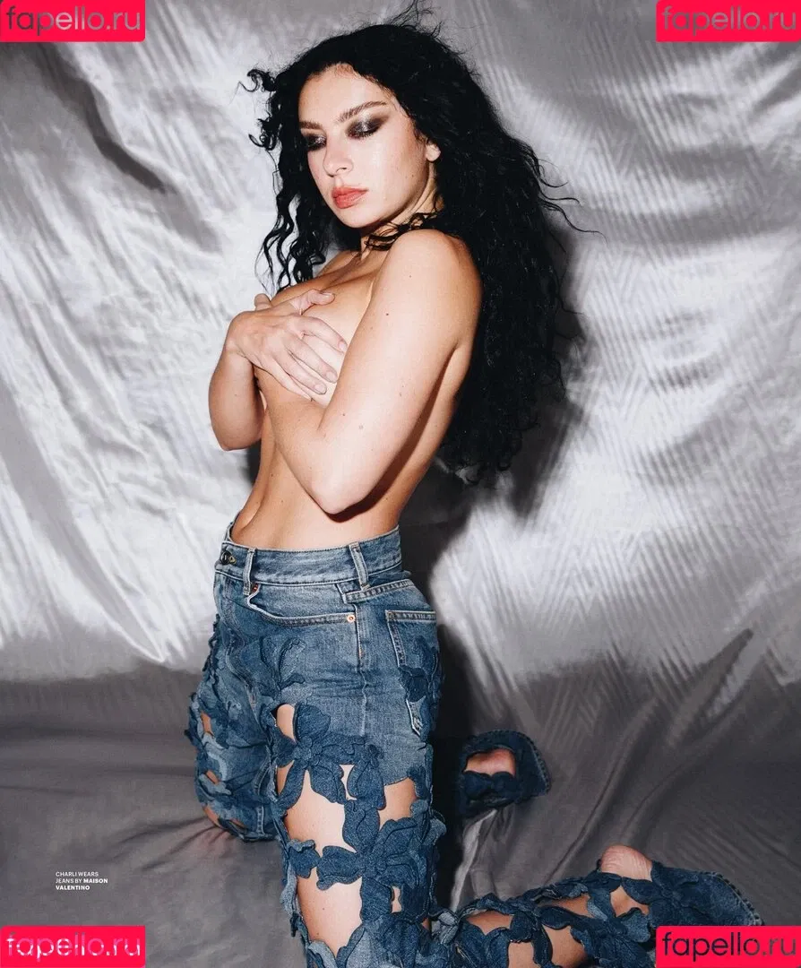 Charli XCX / charli_xcx / charlignarly Onlyfans Photo Gallery 