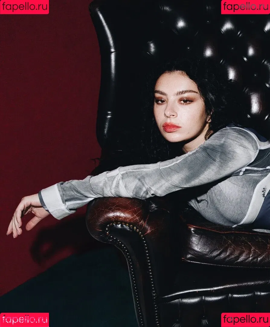 Charli XCX / charli_xcx / charlignarly Onlyfans Photo Gallery 