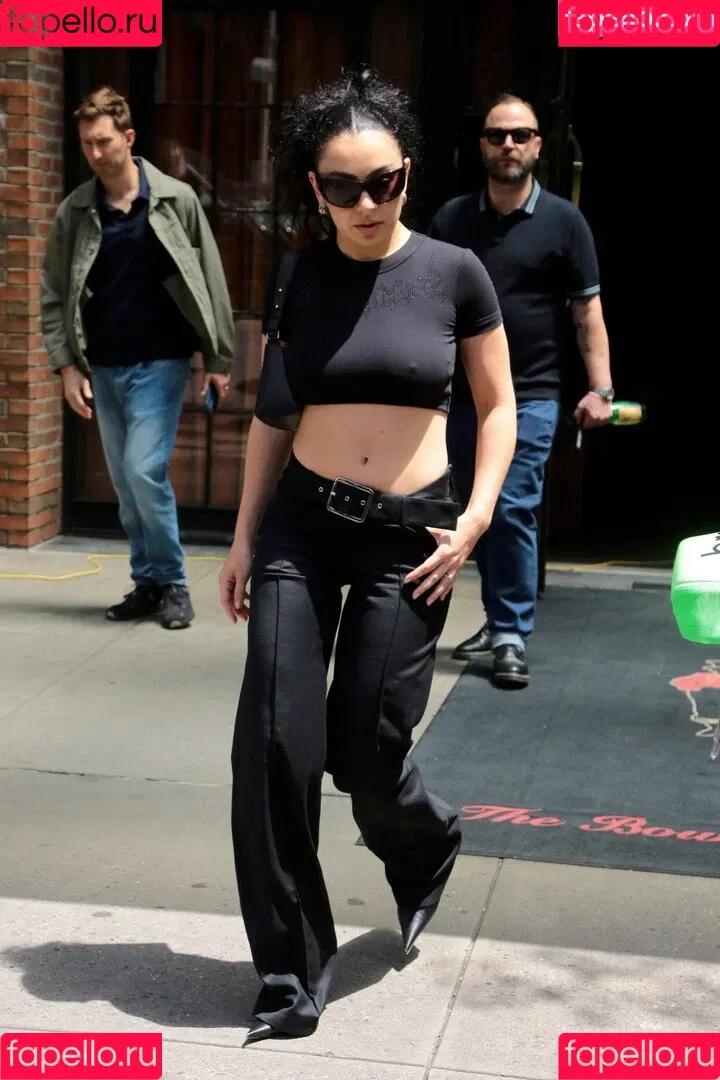 Charli XCX / charli_xcx / charlignarly Onlyfans Photo Gallery 