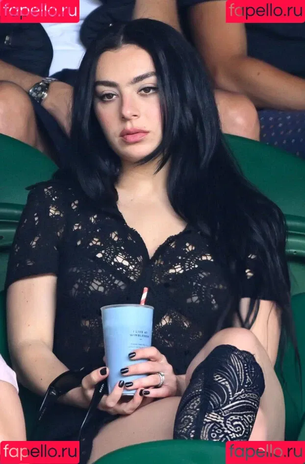 Charli XCX / charli_xcx / charlignarly Onlyfans Photo Gallery 