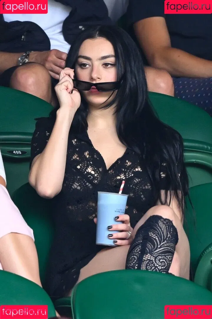 Charli XCX / charli_xcx / charlignarly Onlyfans Photo Gallery 