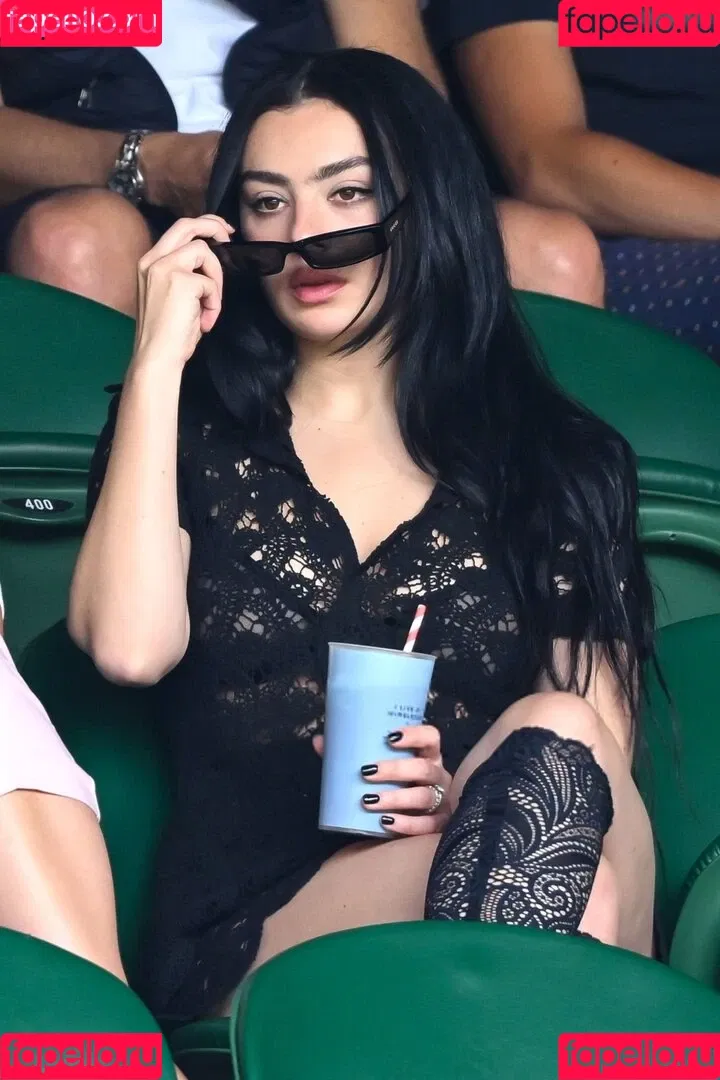 Charli XCX / charli_xcx / charlignarly Onlyfans Photo Gallery 