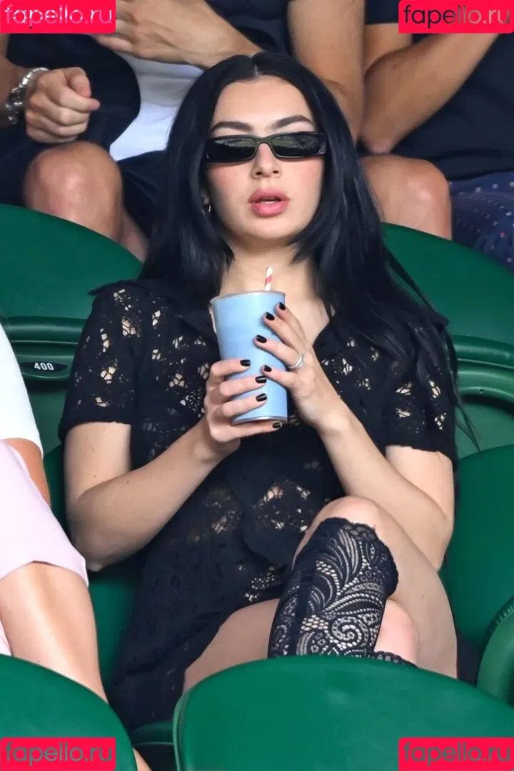 Charli XCX / charli_xcx / charlignarly Onlyfans Photo Gallery 