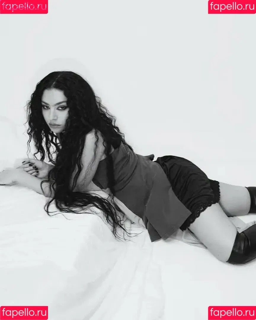 Charli XCX / charli_xcx / charlignarly Onlyfans Photo Gallery 